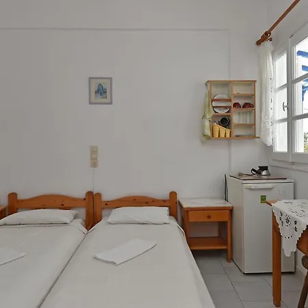 Nikolas * Naousa (Paros)